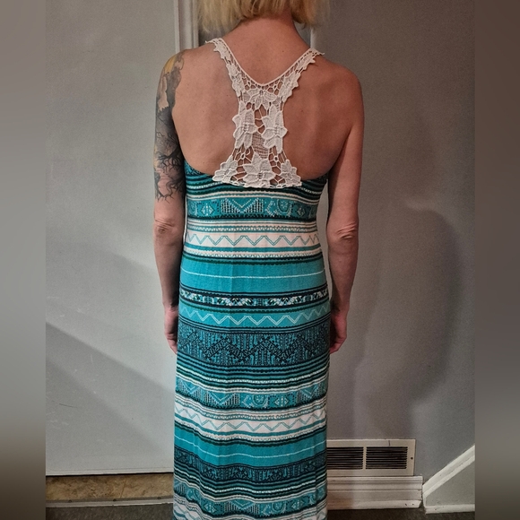 Teal and White Patterned Maxi Dress - Picture 3 of 4
